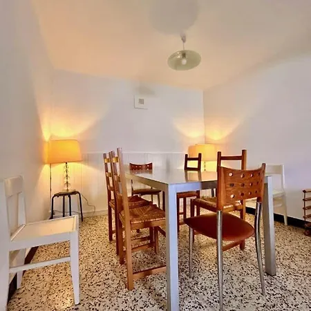 Prázdninový dům Charming In For 6 *